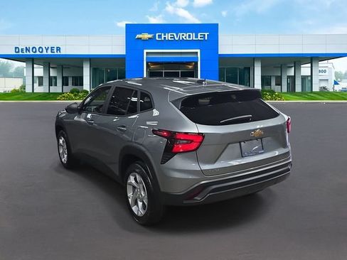 New 2026 Chevrolet Trax LS w/ LS Convenience Package FWD image 8