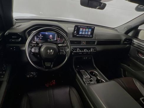 Used 2025 Honda Pilot Black Edition image 28