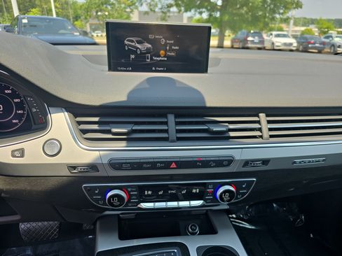 Used 2018 Audi Q7 2.0T Premium Plus AWD/4WD image 17