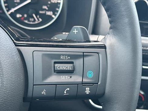 Used 2023 Nissan Rogue SL w/ SL Premium Package FWD image 23