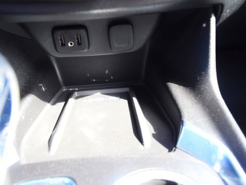 Used 2023 Chevrolet Traverse LT w/ Rear Camera Mirror Package image 25