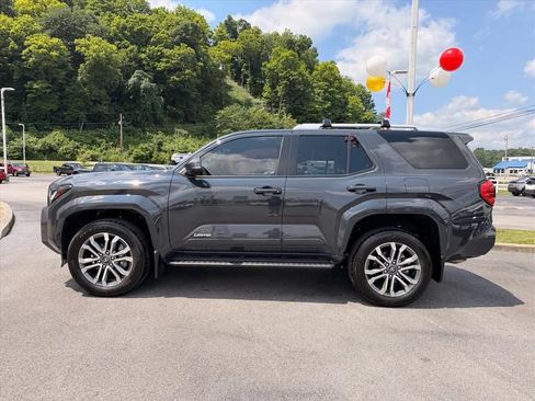 Used 2025 Toyota 4Runner Limited w/ Tow Technology Package AWD/4WD image 8