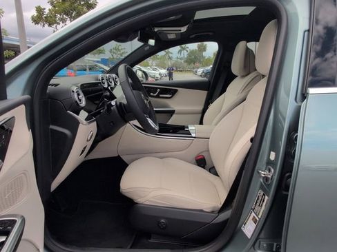 Used 2026 Mercedes-Benz GLC 300 4MATIC image 9
