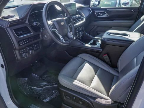 Used 2022 Chevrolet Tahoe LT w/ Luxury Package image 16