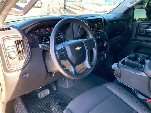 Used 2024 Chevrolet Silverado 1500 Custom image 17