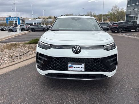 New 2026 Volkswagen Tiguan SE R-Line AWD/4WD image 2