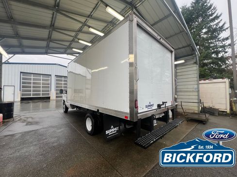 New 2026 Ford E-450 and Econoline 450 Super Duty w/ Interior Upgrade Package image 4