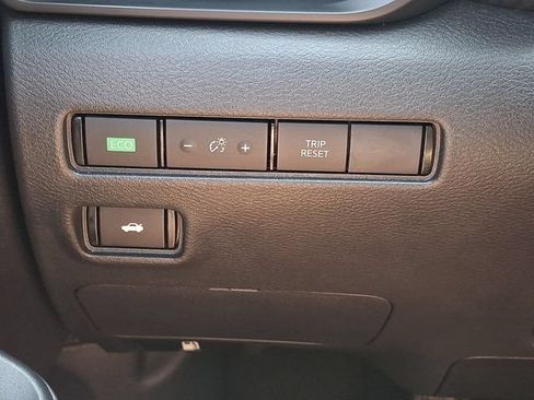 Used 2025 Nissan Sentra S FWD image 25
