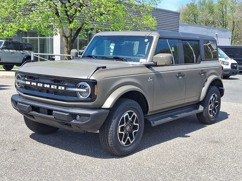 New 2026 Ford Bronco Outer Banks image 10
