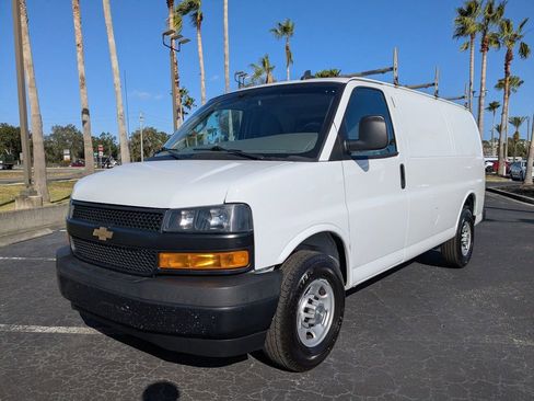 Used 2022 Chevrolet Express 2500 w/ Driver Convenience Package image 8