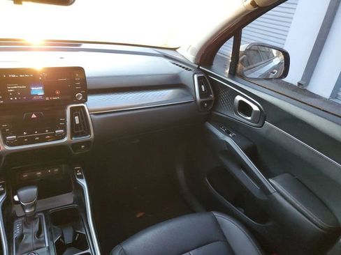 Used 2023 Kia Sorento S image 14