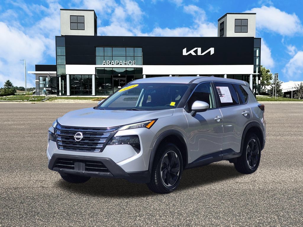 Used 2024 Nissan Rogue SV AWD/4WD image 4