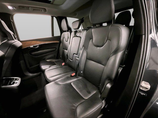 Used 2022 Volvo XC90 T6 Momentum w/ Climate Package AWD/4WD image 25