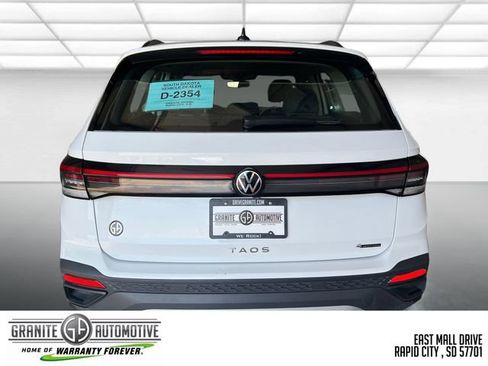 Used 2025 Volkswagen Taos S AWD/4WD image 5