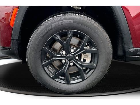 Certified 2025 Jeep Grand Cherokee L Altitude AWD/4WD image 11