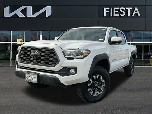 Used 2023 Toyota Tacoma TRD Off-Road w/ Technology Package image 2