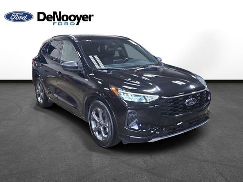 Used 2024 Ford Escape ST-Line FWD image 3