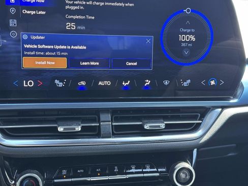 Used 2026 Chevrolet Equinox EV LT FWD image 21