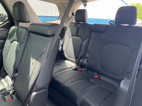 Certified 2023 Honda Pilot Touring image 17