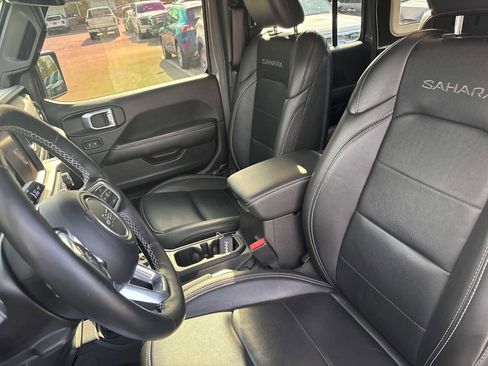 Used 2022 Jeep Wrangler Unlimited Sahara w/ Cold Weather Group image 21