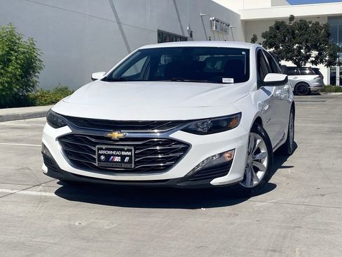 Used 2022 Chevrolet Malibu LT image 2