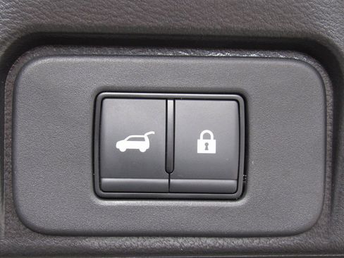 Used 2023 Nissan Rogue SL image 22