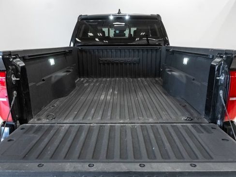 Used 2024 Toyota Tacoma SR5 AWD/4WD image 32