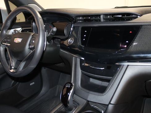 Used 2024 Cadillac XT6 Sport w/ Technology Package AWD/4WD image 67