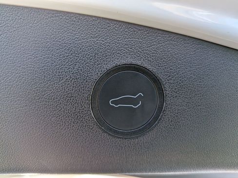 Used 2022 Tesla Model 3 Performance image 33