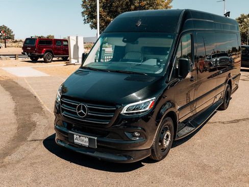 Used 2024 Mercedes-Benz Sprinter 3500 image 13