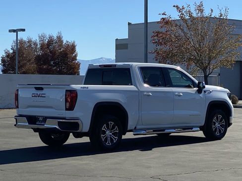 New 2026 GMC Sierra 1500 SLE w/ Preferred Package AWD/4WD image 13