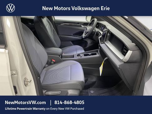 New 2026 Volkswagen Tiguan SE R-Line AWD/4WD image 13