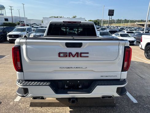 Used 2024 GMC Sierra 1500 Denali RWD image 8