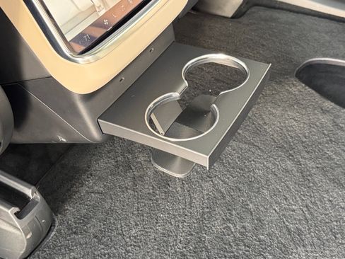 Used 2023 Tesla Model X image 50