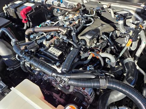 Certified 2025 Toyota Tacoma TRD Sport w/ TRD Sport Upgrade Package image 17