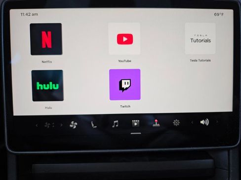 Used 2025 Tesla Model 3 Long Range image 60