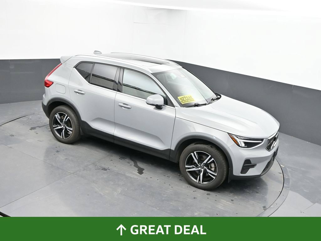 Used 2025 Volvo XC40 B5 Core AWD/4WD image 31