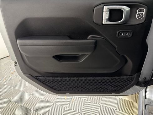 Used 2023 Jeep Gladiator Rubicon w/ Trailer Tow Package image 10