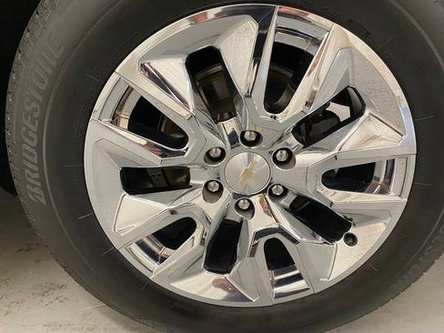 Used 2022 Chevrolet Suburban LT AWD/4WD image 26