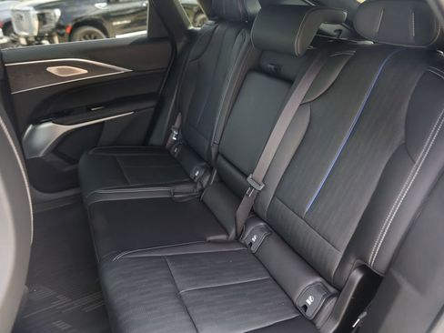 Used 2025 Cadillac Lyriq Luxury w/ LPO, Floor Liner Package image 23