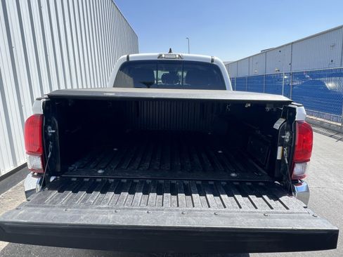 Used 2021 Toyota Tacoma SR5 RWD image 11