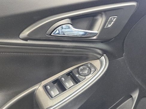 Used 2020 Chevrolet Malibu LT w/ Leather Package FWD image 17