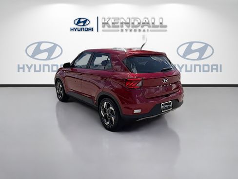 Used 2024 Hyundai Venue Limited FWD image 4