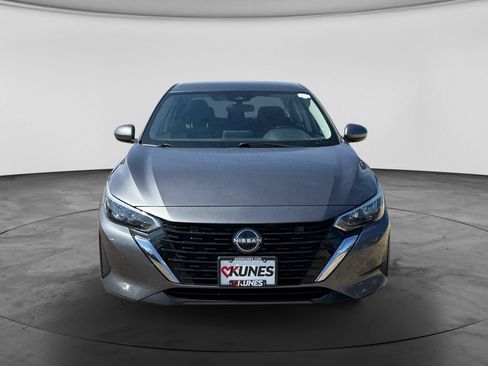 Used 2025 Nissan Sentra SV FWD image 3