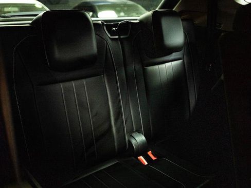 Used 2024 Volkswagen Tiguan SE image 12