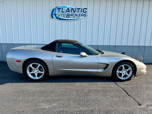 Used 2001 Chevrolet Corvette Convertible w/ Preferred Equipment Group2 RWD image 3
