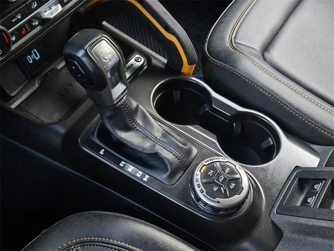 Used 2023 Ford Bronco Badlands image 19