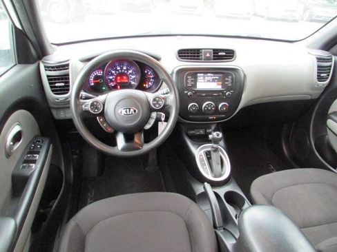 Used 2019 Kia Soul FWD image 11