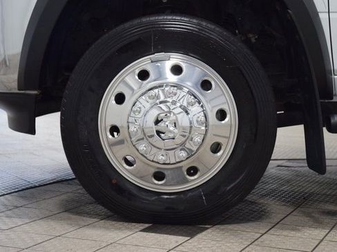 Used 2024 RAM 5500 Tradesman w/ Chrome Appearance Group image 17