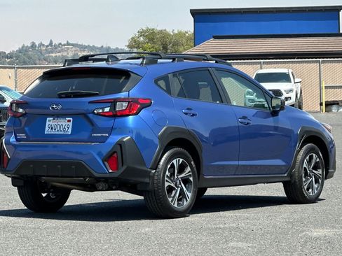 Used 2025 Subaru Crosstrek 2.5i Premium AWD/4WD image 3